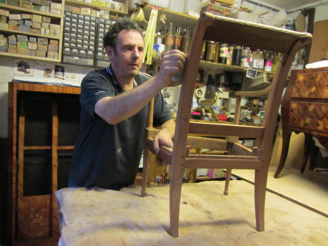 Olivier Pierre Yrondelle restauration de meubles